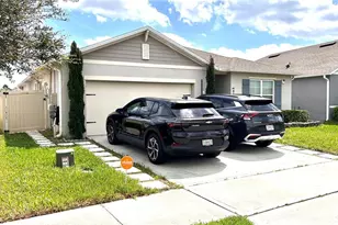 914 Guadalupe Dr, Orange City, FL 32763 - Photo 2