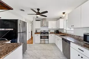 1403 Sharon Dr, Deland, FL 32724 - Photo 12