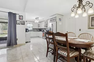 2800 Foxdale Dr, Deltona, FL 32738 - Photo 8