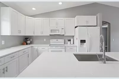 205 S Sparkman Avenue, Orange City, FL 32763 - Photo 6