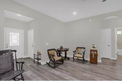 250 S Virginia Avenue, Deland, FL 32724 - Photo 4