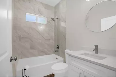 250 S Virginia Avenue, Deland, FL 32724 - Photo 16