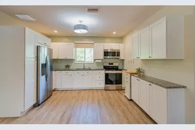 321 W Pennsylvania Avenue, Deland, FL 32720 - Photo 6