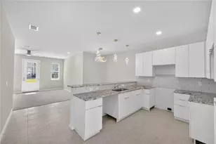 176 Holly Village Dr, Davenport, FL 33837 - Photo 4