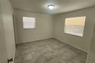 1079 N Gertrude Ct, Daytona Beach, FL 32117 - Photo 6