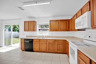 161 Walnut Crest Run, Sanford, FL 32771 - Photo 4