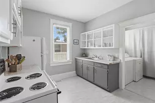 318 N Colonial Ct, Deland, FL 32720 - Photo 10