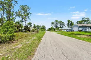 711 Wellington Ave, Lehigh Acres, FL 33972 - Photo 6