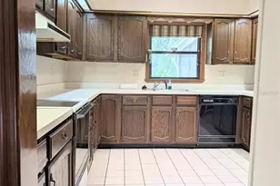 2025 Larchmont Dr, Deland, FL 32724 - Photo 12