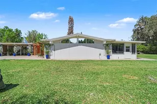 2207 Poinsettia Ln, Deland, FL 32724 - Photo 2