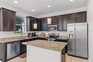 978 E 10th St, Apopka, FL 32703 - Photo 10