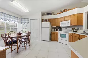 609 N 4th Ave, Deltona, FL 32725 - Photo 10