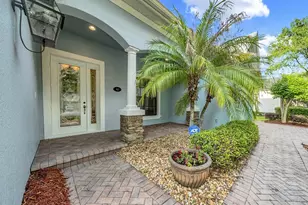 607 Victoria Hills Dr, Deland, FL 32724 - Photo 2