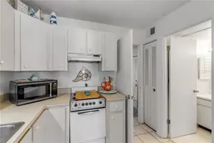 541 S Peninsula Ave, New Smyrna Beach, FL 32169 - Photo 14