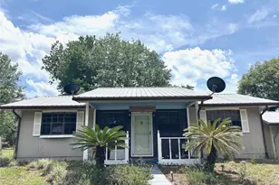 333 Riviera Dr, Crescent City, FL 32112 - Photo 1