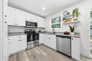 1370 19th St, Orange City, FL 32763 - Photo 2