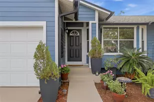 684 Crows Bluff Ln, Sanford, FL 32773 - Photo 2
