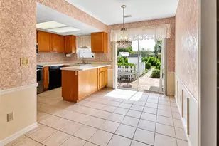 1141 8th Ave, Deland, FL 32724 - Photo 6