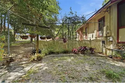 718 E New York Avenue, Deland, FL 32724 - Photo 30