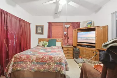 718 E New York Avenue, Deland, FL 32724 - Photo 12