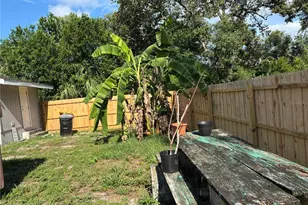 320 W Graves Ave, Orange City, FL 32763 - Photo 6