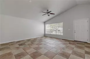 5546 Regal Oak Cir, Orlando, FL 32810 - Photo 4