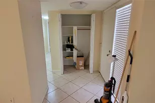 100 Sweetgum Woods Ct, Deltona, FL 32725 - Photo 2