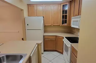 100 Sweetgum Woods Ct, Deltona, FL 32725 - Photo 6