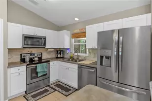 2111 E Parkton Dr, Deltona, FL 32725 - Photo 6