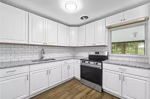 1507 NE 12th Ter, Gainesville, FL 32601 - Photo 6