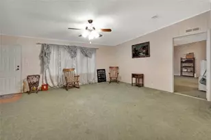 38846 Forest Dr, Eustis, FL 32736 - Photo 4