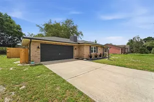 1248 W Embassy Dr, Deltona, FL 32725 - Photo 4