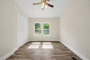 24414 Maxwell St, Astor, FL 32102 - Photo 14