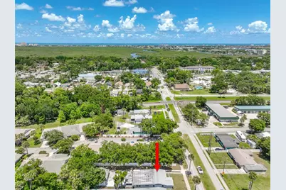 607 Wayne Avenue, New Smyrna Beach, FL 32168 - Photo 2