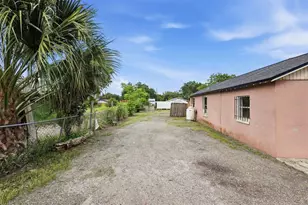 1215 S Delaware Ave, Deland, FL 32720 - Photo 34