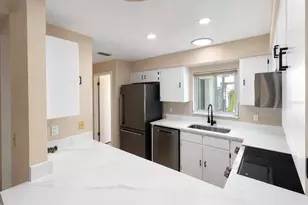 19 Banner Ln, Palm Coast, FL 32137 - Photo 2