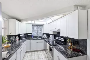 9100 Suffolk Ln, Port Richey, FL 34668 - Photo 14