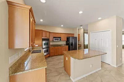 6110 39th Court E, Bradenton, FL 34203 - Photo 8