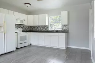 630 E Indiana Ave, Deland, FL 32724 - Photo 6