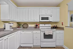 925 N Halifax Ave, Daytona Beach, FL 32118 - Photo 14