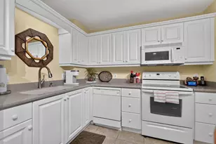 925 N Halifax Ave, Daytona Beach, FL 32118 - Photo 12