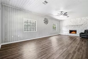 1095 S Ridgewood Ave, Deland, FL 32720 - Photo 8