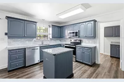 1095 S Ridgewood Avenue, Deland, FL 32720 - Photo 20