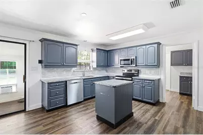 1095 S Ridgewood Avenue, Deland, FL 32720 - Photo 18