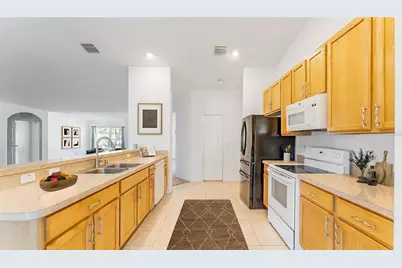 8 White Hurst Lane, Palm Coast, FL 32164 - Photo 4