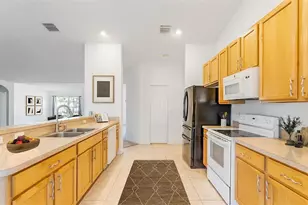 8 White Hurst Ln, Palm Coast, FL 32164 - Photo 4