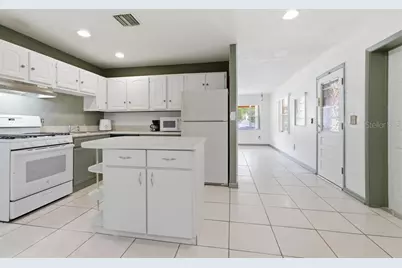 812 W Franklin Avenue, Deland, FL 32720 - Photo 16