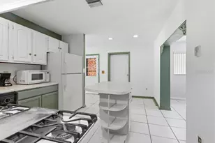 812 W Franklin Ave, Deland, FL 32720 - Photo 18
