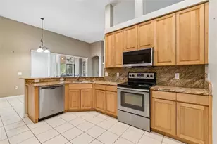 5737 Wynstone Ln, Zephyrhills, FL 33541 - Photo 12