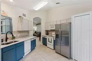 2535 E Lake Dr, Deland, FL 32724 - Photo 8